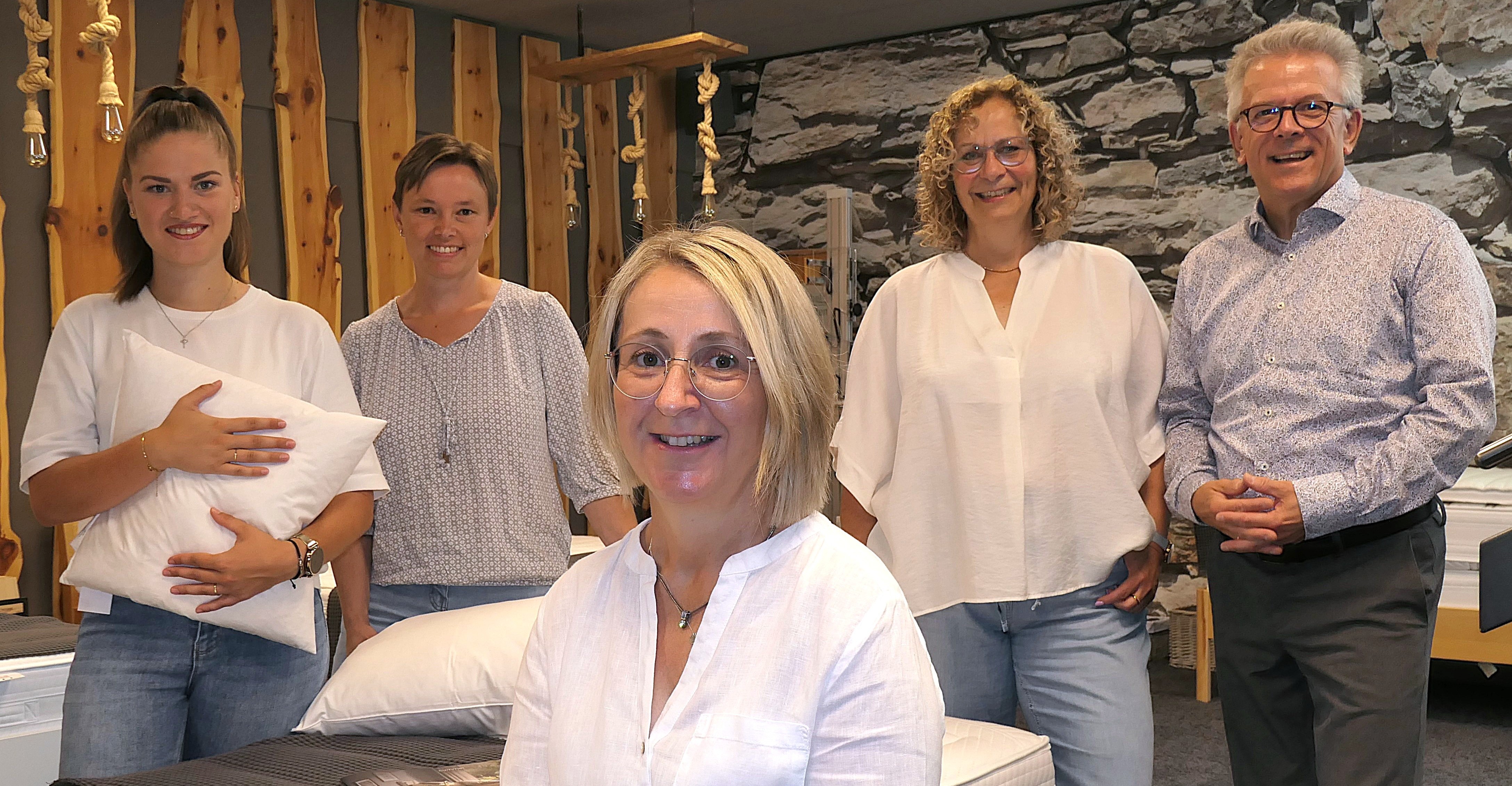 Teamfoto_Betten_Specht_2026_558x313.jpg